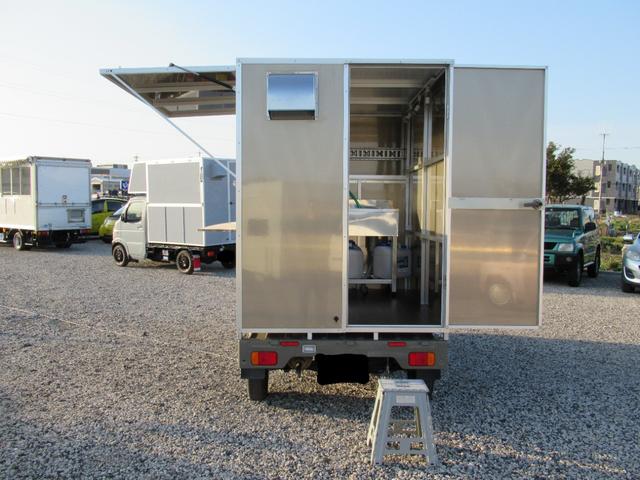 KCスペシャル キッチンカー 移動販売車 ケータリングカー 跳ね上げ式窓 ステンレス3槽シンク コールドテーブル 脱着式カウンター LED照明 100V外部電源 換気扇 コンセント 給排水タンク 荷台設備新品(31枚目)