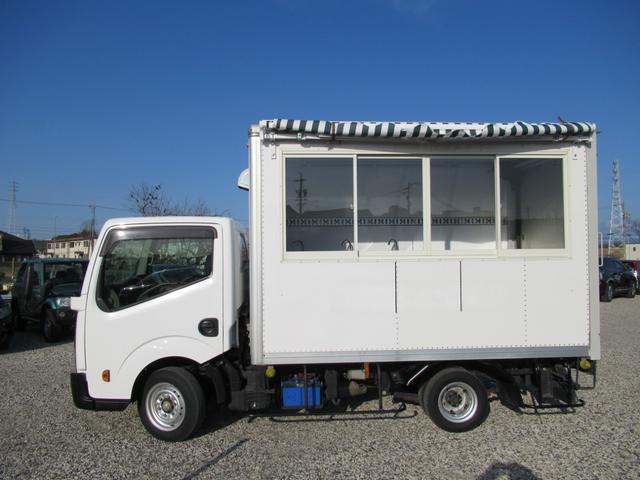 キッチンカー 移動販売車 ケータリングカー AT オーニング付き 3槽シンク コールドテーブル ステンレス作業台 換気扇 LED照明 バックモニター 100V外部電源 給排水タンク 庫内設備新品(4枚目)