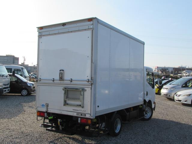 キッチンカー 移動販売車 ケータリングカー AT オーニング付き 3槽シンク コールドテーブル ステンレス作業台 換気扇 LED照明 バックモニター 100V外部電源 給排水タンク 庫内設備新品(8枚目)