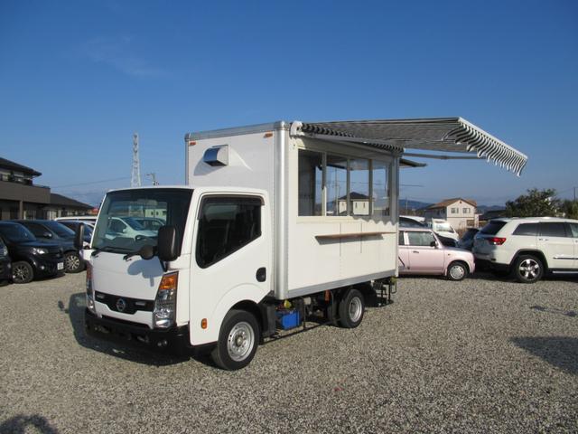 キッチンカー 移動販売車 ケータリングカー AT オーニング付き 3槽シンク コールドテーブル ステンレス作業台 換気扇 LED照明 バックモニター 100V外部電源 給排水タンク 庫内設備新品(12枚目)