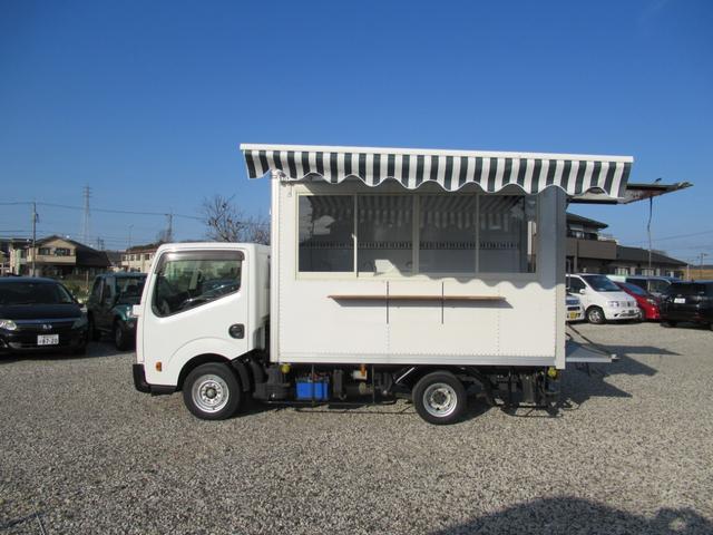 キッチンカー 移動販売車 ケータリングカー AT オーニング付き 3槽シンク コールドテーブル ステンレス作業台 換気扇 LED照明 バックモニター 100V外部電源 給排水タンク 庫内設備新品(15枚目)