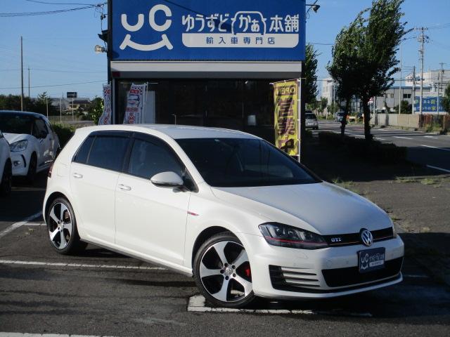 ゴルフＧＴＩ ベースグレード　アダプティブクルーズコントロール　ブラインドスポット　衝突軽減ブレーキ　バックカメラ　純正メモリーナビ　Ｂｌｕｅｔｏｏｔｈオーディオ　ＥＴＣ　純正１８インチアルミ　スマートキー　専用装備（6枚目）