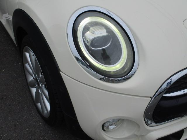 ＭＩＮＩ クーパーＳＤ　中期型　純正ナビ　Ｂｌｕｅｔｏｏｔｈオーディオ　バックカメラ　アダプティブクルーズコントロール　インテリジェントセーフティ　コンフォートアクセス　ＥＴＣ　　ユニオンジャックテール　ＬＥＤオートライト（12枚目）