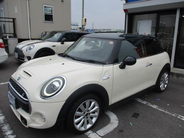 ＭＩＮＩ クーパーＳＤ　中期型　純正ナビ　Ｂｌｕｅｔｏｏｔｈオーディオ　バックカメラ　アダプティブクルーズコントロール　インテリジェントセーフティ　コンフォートアクセス　ＥＴＣ　　ユニオンジャックテール　ＬＥＤオートライト（16枚目）