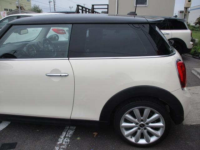 ＭＩＮＩ クーパーＳＤ　中期型　純正ナビ　Ｂｌｕｅｔｏｏｔｈオーディオ　バックカメラ　アダプティブクルーズコントロール　インテリジェントセーフティ　コンフォートアクセス　ＥＴＣ　　ユニオンジャックテール　ＬＥＤオートライト（22枚目）