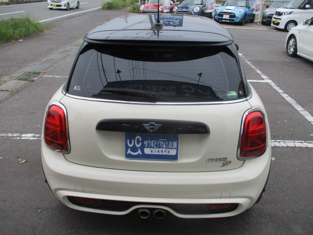 ＭＩＮＩ クーパーＳＤ　中期型　純正ナビ　Ｂｌｕｅｔｏｏｔｈオーディオ　バックカメラ　アダプティブクルーズコントロール　インテリジェントセーフティ　コンフォートアクセス　ＥＴＣ　　ユニオンジャックテール　ＬＥＤオートライト（24枚目）