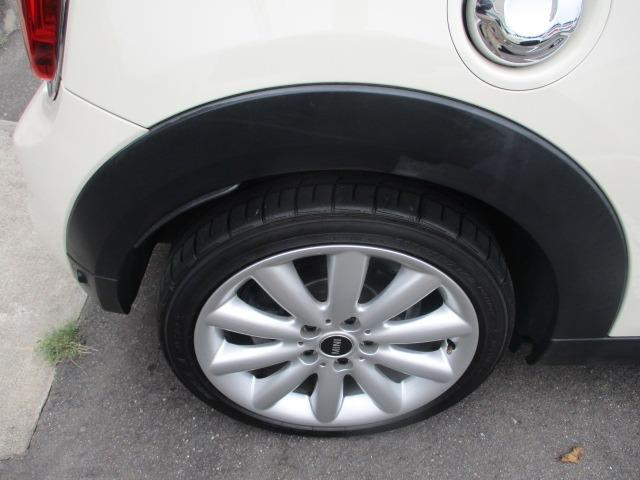 ＭＩＮＩ クーパーＳＤ　中期型　純正ナビ　Ｂｌｕｅｔｏｏｔｈオーディオ　バックカメラ　アダプティブクルーズコントロール　インテリジェントセーフティ　コンフォートアクセス　ＥＴＣ　　ユニオンジャックテール　ＬＥＤオートライト（31枚目）