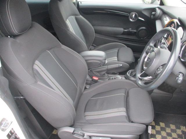 ＭＩＮＩ クーパーＳＤ　中期型　純正ナビ　Ｂｌｕｅｔｏｏｔｈオーディオ　バックカメラ　アダプティブクルーズコントロール　インテリジェントセーフティ　コンフォートアクセス　ＥＴＣ　　ユニオンジャックテール　ＬＥＤオートライト（36枚目）