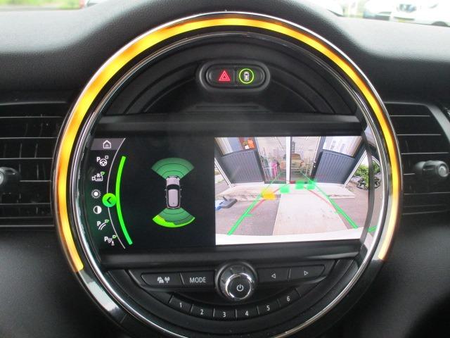 ＭＩＮＩ クーパーＳＤ　中期型　純正ナビ　Ｂｌｕｅｔｏｏｔｈオーディオ　バックカメラ　アダプティブクルーズコントロール　インテリジェントセーフティ　コンフォートアクセス　ＥＴＣ　　ユニオンジャックテール　ＬＥＤオートライト（42枚目）