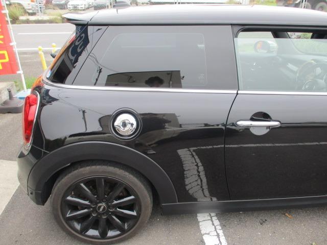 MINI クーパーS 6速マニュアル 中期型 純正ナビ Bluetoothオーディオ バックカメラ インテリジェントセーフティ アダプティブクルーズコントロール ユニオンジャックテール ETC スマートキー(19枚目)