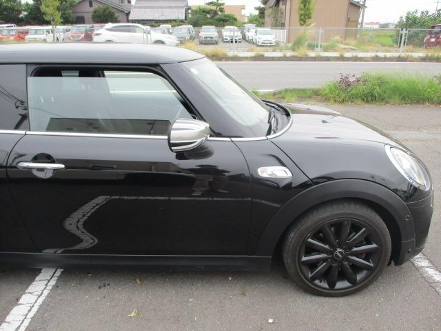 MINI クーパーS 6速マニュアル 中期型 純正ナビ Bluetoothオーディオ バックカメラ インテリジェントセーフティ アダプティブクルーズコントロール ユニオンジャックテール ETC スマートキー(20枚目)