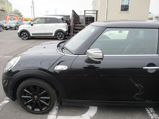 MINI クーパーS 6速マニュアル 中期型 純正ナビ Bluetoothオーディオ バックカメラ インテリジェントセーフティ アダプティブクルーズコントロール ユニオンジャックテール ETC スマートキー(21枚目)