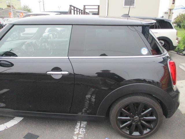 MINI クーパーS 6速マニュアル 中期型 純正ナビ Bluetoothオーディオ バックカメラ インテリジェントセーフティ アダプティブクルーズコントロール ユニオンジャックテール ETC スマートキー(22枚目)