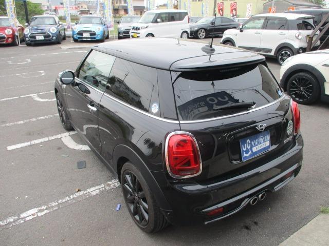 MINI クーパーS 6速マニュアル 中期型 純正ナビ Bluetoothオーディオ バックカメラ インテリジェントセーフティ アダプティブクルーズコントロール ユニオンジャックテール ETC スマートキー(25枚目)