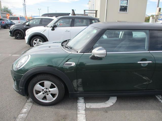 MINI 中期型 純正ナビ バックカメラ Bluetoothオーディオ ETC コンフォートアクセス スマートキー ユニオンジャックテール LEDオートライト(21枚目)