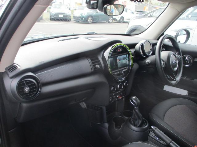 MINI 中期型 純正ナビ バックカメラ Bluetoothオーディオ ETC コンフォートアクセス スマートキー ユニオンジャックテール LEDオートライト(32枚目)