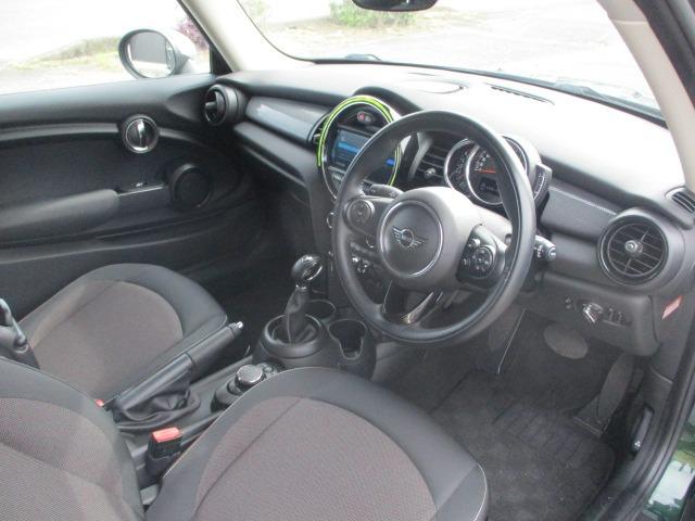 MINI 中期型 純正ナビ バックカメラ Bluetoothオーディオ ETC コンフォートアクセス スマートキー ユニオンジャックテール LEDオートライト(33枚目)