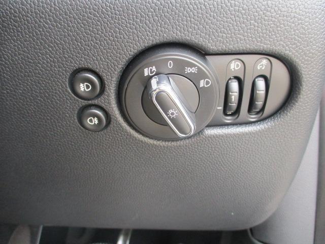 MINI 中期型 純正ナビ バックカメラ Bluetoothオーディオ ETC コンフォートアクセス スマートキー ユニオンジャックテール LEDオートライト(46枚目)