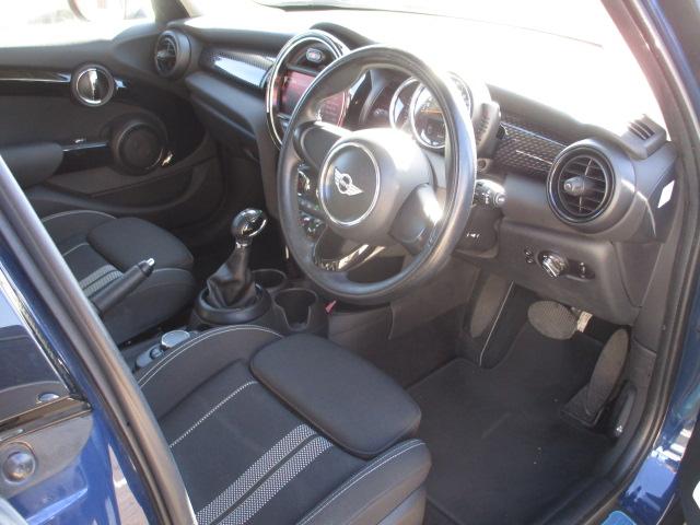 ＭＩＮＩ クーパーＳ　純正ナビゲーション　Ｂｌｕｅｔｏｏｔｈオーディオ　ＥＴＣ　ターボ　アイドリングストップ　ＬＥＤオートライト　ＬＥＤフォグライト　純正１６インチアルミホイール（31枚目）