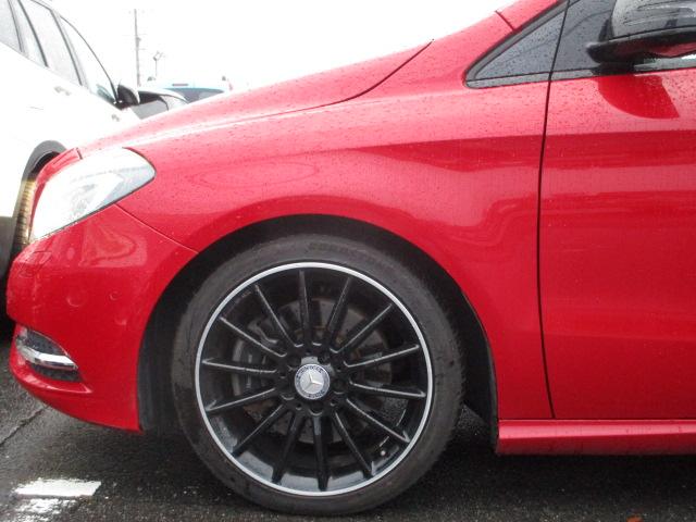 Ｂクラス Ｂ２５０　ブルーエフィシェンシー　パノラマサンルーフ　茶色レザーシート　ハーマンカードンスピーカー　純正１８インチアルミホイール　純正ナビ　Ｂｌｕｅｔｏｏｔｈ　バックカメラ　ＥＴＣ　前席パワーシート　クルーズコントロール（16枚目）