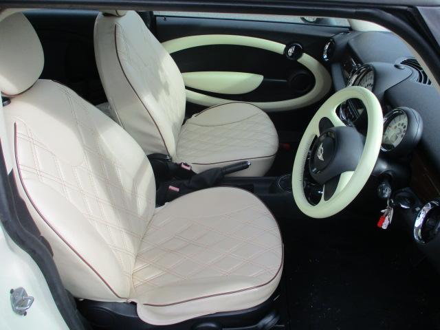 ＭＩＮＩ クーパー　クラブマン　後期型　ツインサンルーフ　ツートンカラー　オートＨＩＤヘッドライト　Ｂカメラ　ＫＥＮＷＯＯＤ製Ｂｌｕｅｔｏｏｔｈ対応ナビ　フルセグＴＶ視聴可　ＥＴＣ　アンビエントライト　純正１５インチＡＷ（32枚目）