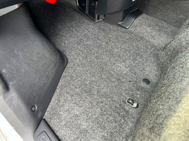 ピクシスバン クルーズ　ＳＡＩＩＩ　ＳＡＩＩＩ　純正ＬＥＤライト　純正オーディオＵＳＢ　ＥＴＣ　ビジネスパッケージ　オーバーヘッドシェルフ　エアコン　パワステ　前席パワーウィンドウ　キーレス　社外ホーン　荷室カスタム（21枚目）
