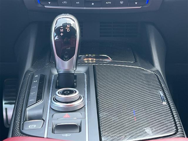 レヴァンテ Ｓ　可変マフラー　純正オプション２１ＡＷ　ロッソフルレザーインテリア　ｈａｒｍａｎ／ｋａｒｄｏｎ　カーボンステアリング　カーボンインテリア　エアサスペンション　電動リアゲート　ユピテルレーダー・ドラレコ（11枚目）
