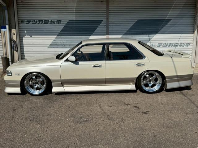 ローレル メダリスト　ＲＢ２５ＤＥＴターボエンジン載替　５速ＭＴ載替　ワンダーフルエアロ　車高調　ワーク１８インチアルミホイール　社外マフラー　トラスト前置きインタークーラー（16枚目）