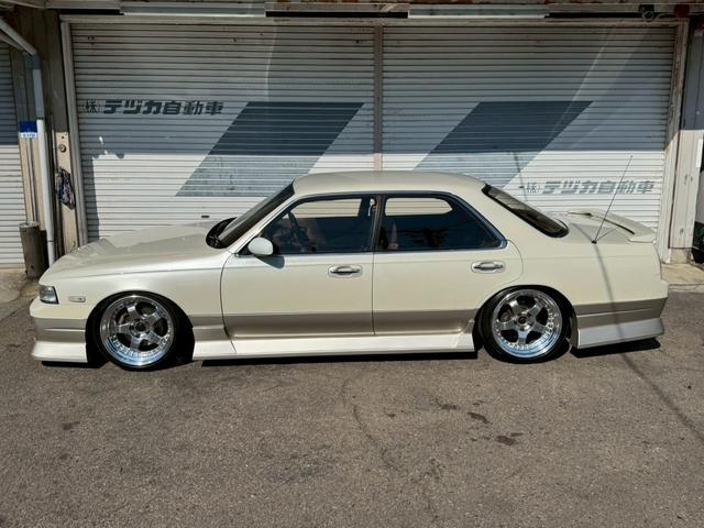 ローレル メダリスト　ＲＢ２５ＤＥＴターボエンジン載替　５速ＭＴ載替　ワンダーフルエアロ　車高調　ワーク１８インチアルミホイール　社外マフラー　トラスト前置きインタークーラー（18枚目）