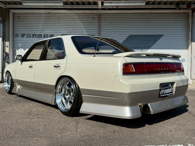 ローレル メダリスト　ＲＢ２５ＤＥＴターボエンジン載替　５速ＭＴ載替　ワンダーフルエアロ　車高調　ワーク１８インチアルミホイール　社外マフラー　トラスト前置きインタークーラー（23枚目）