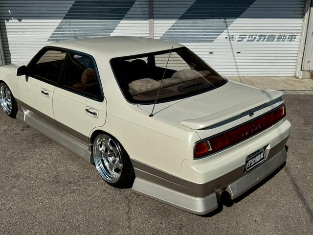 ローレル メダリスト　ＲＢ２５ＤＥＴターボエンジン載替　５速ＭＴ載替　ワンダーフルエアロ　車高調　ワーク１８インチアルミホイール　社外マフラー　トラスト前置きインタークーラー（24枚目）