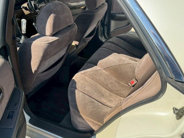 ローレル メダリスト　ＲＢ２５ＤＥＴターボエンジン載替　５速ＭＴ載替　ワンダーフルエアロ　車高調　ワーク１８インチアルミホイール　社外マフラー　トラスト前置きインタークーラー（34枚目）