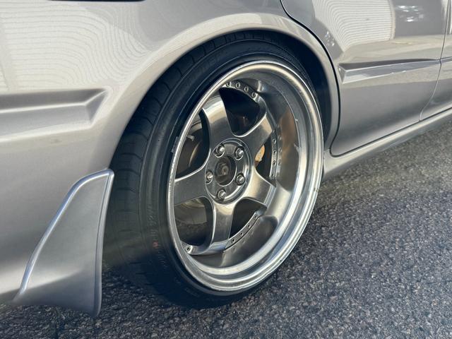 スカイライン ＧＴ　ＲＢ２５ＤＥＴエンジン載替　ＧＴ－Ｒミッション（３０Ａ）　車高調　社外マフラー　１８インチアルミホイール　タイミングベルト交換　ＯＲＣシングルクラッチ　ヘッドライト左右新品（33枚目）