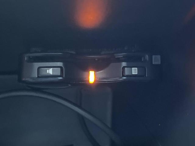 N-ONE プレミアム SDナビ スマートキー HIDヘッド オートライト オートエアコン 純正14インチアルミ Bluetooth CD DVD再生 フルセグ HIDフォグ(4枚目)