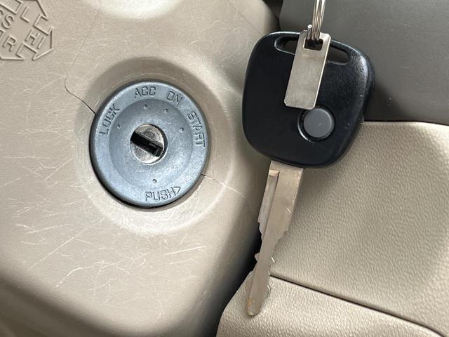 アルト F 禁煙車 MT車 エアコン キーレス 電動格納ミラー オーディオ パワーウィンドウ セキュリティアラーム パワードアロック スピーカー CD 前席エアバック(7枚目)