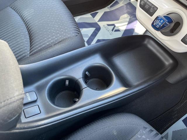 プリウス Sセーフティプラス 純正7インチナビ バックカメラ 衝突被害軽減システム パークアシスト レーダークルーズ コーナーセンサー スマートキー LEDヘッド ビルトインETC オートハイビーム オートライト(41枚目)