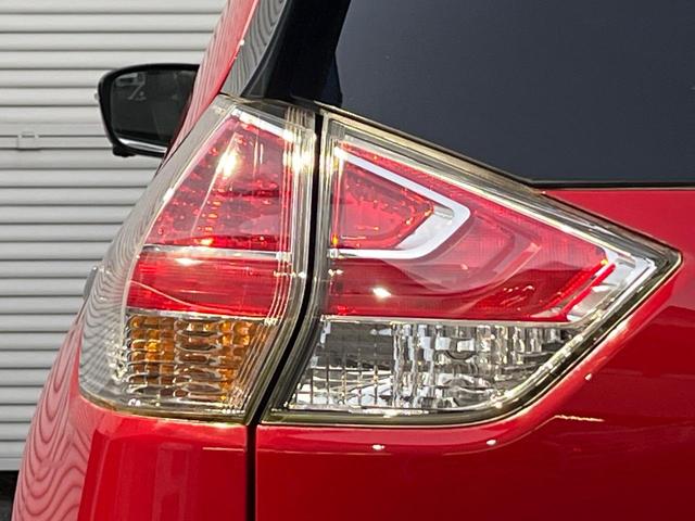 エクストレイル 20XtブラックエクストリーマXエマジェンシブレキP 純正ナビ アラウンドビューモニター 衝突被害軽減システム 禁煙車 電動リアゲート 撥水シート 横滑り防止装置 ドラレコ スマートキー LEDヘッド ETC クルコン(27枚目)