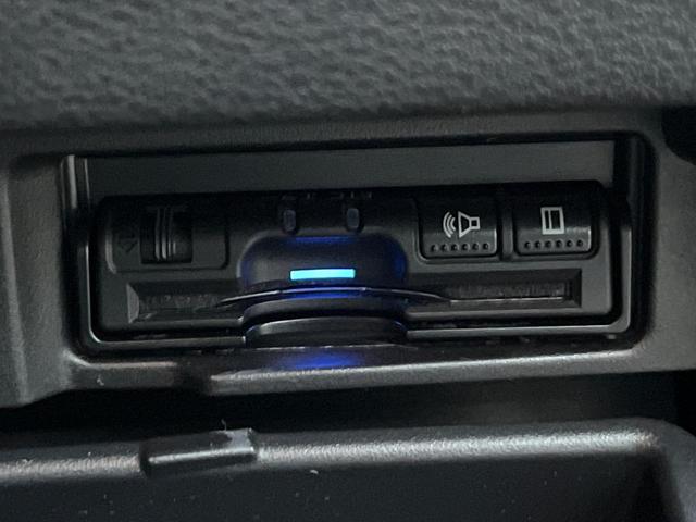 セレナ ハイウェイスター Vセレクション エアロ 両側電動ドア 後席モニター バックカメラ 衝突被害軽減システム ドラレコ スマートキー LEDヘッド ビルトインETC クルコン 純正 オートライト オートエアコン Bluetooth CD(11枚目)