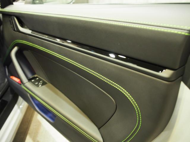 911 911カレラT スポーツデザインPKG カレラTインテリアPKG ガラスルーフ スポーツクロノ スポーツエグゾースト エクスクルーシブデザインテール 20/21CarreraSホイール 右H 7MT(23枚目)