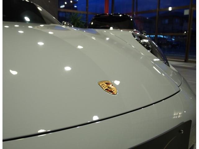 911 911カレラT スポーツデザインPKG カレラTインテリアPKG ガラスルーフ スポーツクロノ スポーツエグゾースト エクスクルーシブデザインテール 20/21CarreraSホイール 右H 7MT(36枚目)