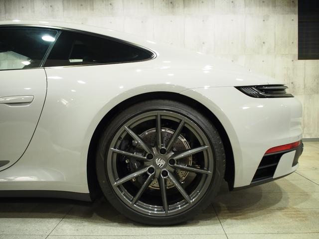 911 911カレラT スポーツデザインPKG カレラTインテリアPKG ガラスルーフ スポーツクロノ スポーツエグゾースト エクスクルーシブデザインテール 20/21CarreraSホイール 右H 7MT(43枚目)
