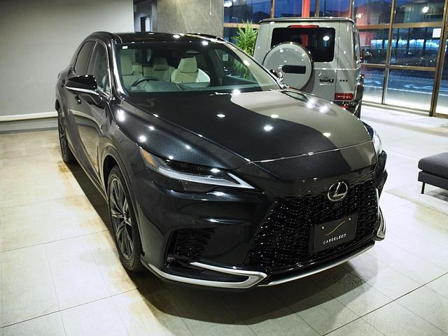 ＲＸ ＲＸ３５０　Ｆスポーツ　マークレビンソン　白革シート　改モデル　パノラマルーフ　デジタルインナーミラー　寒冷地仕様　オレンジキャリパー　ルーフレール　ワイヤレス充電　前後ドラレコ　ＥＴＣ２．０（2枚目）