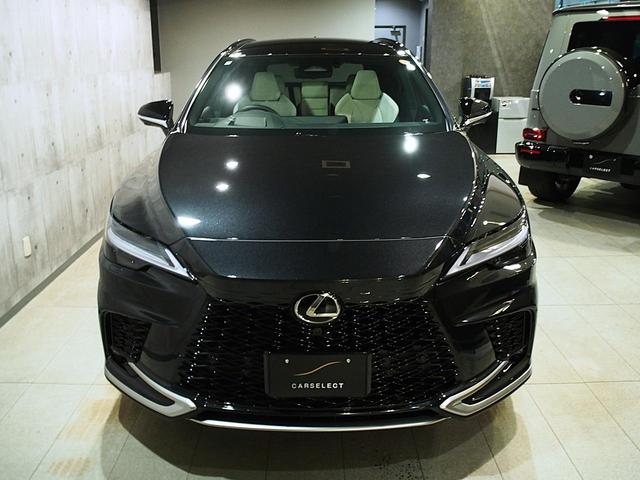 ＲＸ ＲＸ３５０　Ｆスポーツ　マークレビンソン　白革シート　改モデル　パノラマルーフ　デジタルインナーミラー　寒冷地仕様　オレンジキャリパー　ルーフレール　ワイヤレス充電　前後ドラレコ　ＥＴＣ２．０（3枚目）