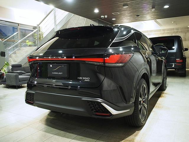 ＲＸ ＲＸ３５０　Ｆスポーツ　マークレビンソン　白革シート　改モデル　パノラマルーフ　デジタルインナーミラー　寒冷地仕様　オレンジキャリパー　ルーフレール　ワイヤレス充電　前後ドラレコ　ＥＴＣ２．０（9枚目）
