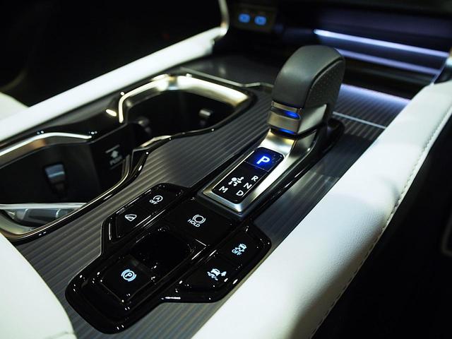 ＲＸ ＲＸ３５０　Ｆスポーツ　マークレビンソン　白革シート　改モデル　パノラマルーフ　デジタルインナーミラー　寒冷地仕様　オレンジキャリパー　ルーフレール　ワイヤレス充電　前後ドラレコ　ＥＴＣ２．０（23枚目）
