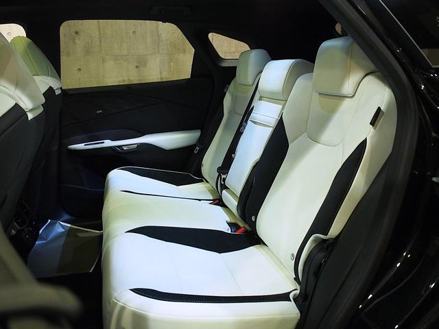 ＲＸ ＲＸ３５０　Ｆスポーツ　マークレビンソン　白革シート　改モデル　パノラマルーフ　デジタルインナーミラー　寒冷地仕様　オレンジキャリパー　ルーフレール　ワイヤレス充電　前後ドラレコ　ＥＴＣ２．０（36枚目）