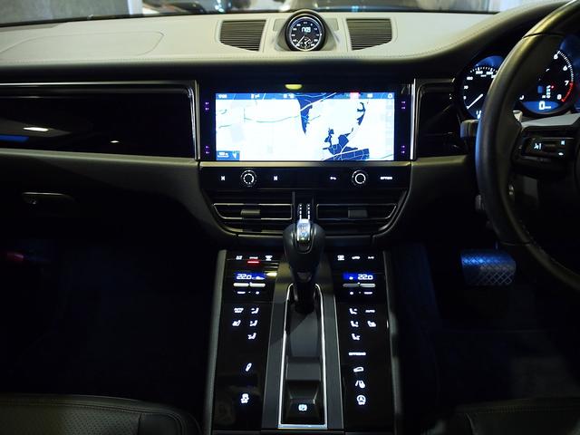 マカン マカンＴ　ＰＤＫ　ＯＰカラークレヨン　パノラマルーフ　エクステリアパッケージ　スポーツクロノ　ＭａｃａｎＳ２０ＡＷ　ＬＥＤヘッドライトティンテッド　レザーパッケージ　パワステプラス　プライバシーガラス　ＡＣＣ（12枚目）