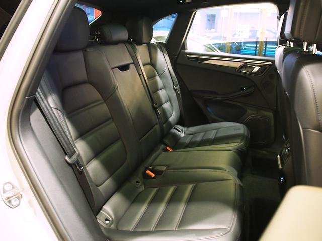 マカン マカンＴ　ＰＤＫ　ＯＰカラークレヨン　パノラマルーフ　エクステリアパッケージ　スポーツクロノ　ＭａｃａｎＳ２０ＡＷ　ＬＥＤヘッドライトティンテッド　レザーパッケージ　パワステプラス　プライバシーガラス　ＡＣＣ（34枚目）