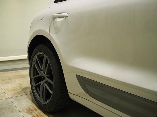 マカン マカンＴ　ＰＤＫ　ＯＰカラークレヨン　パノラマルーフ　エクステリアパッケージ　スポーツクロノ　ＭａｃａｎＳ２０ＡＷ　ＬＥＤヘッドライトティンテッド　レザーパッケージ　パワステプラス　プライバシーガラス　ＡＣＣ（42枚目）