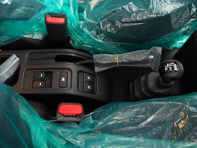 ジムニーノマド FC シフォンアイボリーブラック2トーンルーフ 登録済未使用車 セーフティサポート アダプティブクルーズコントロール デュアルカメラブレーキサポート LEDヘッドライト(19枚目)